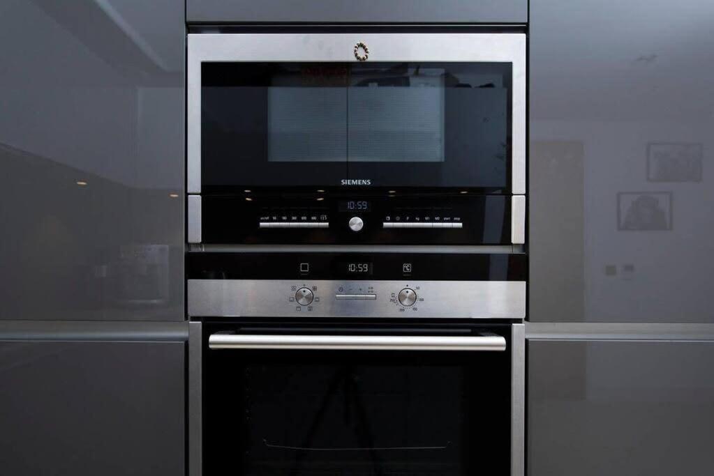 1 Bedroom Penthouse Flat In East Londra Exterior foto