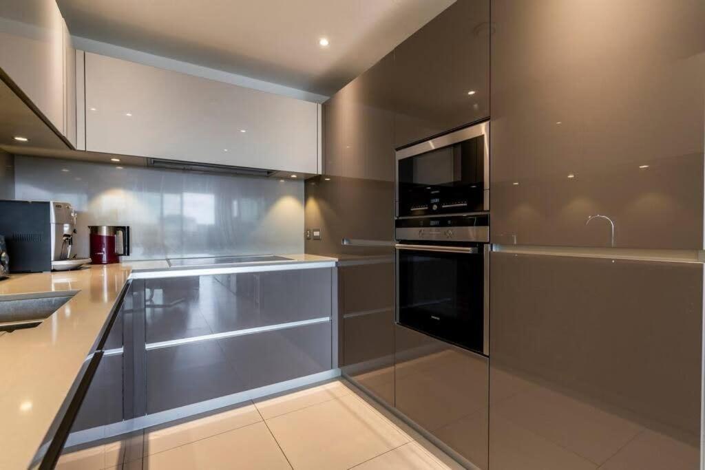 1 Bedroom Penthouse Flat In East Londra Exterior foto