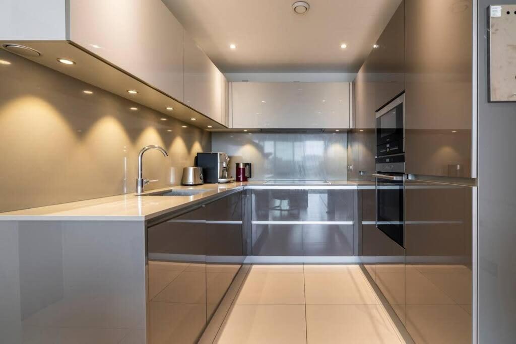 1 Bedroom Penthouse Flat In East Londra Exterior foto