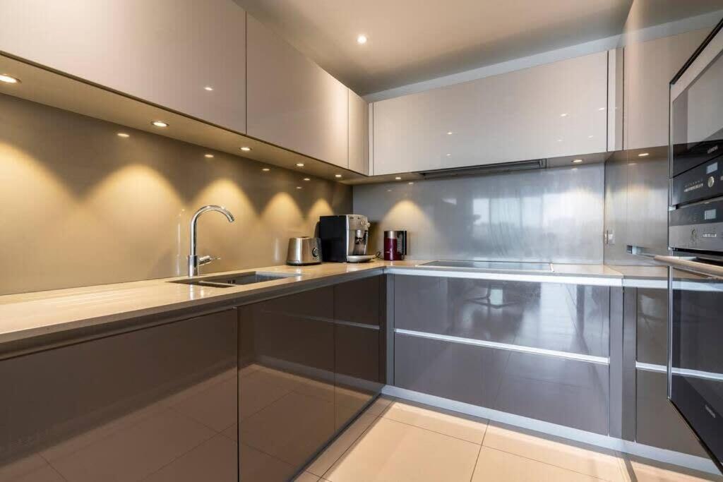 1 Bedroom Penthouse Flat In East Londra Exterior foto