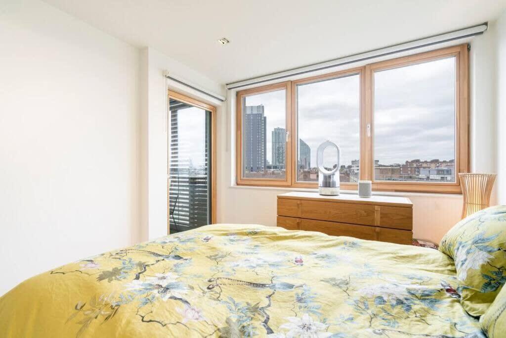 1 Bedroom Penthouse Flat In East Londra Exterior foto
