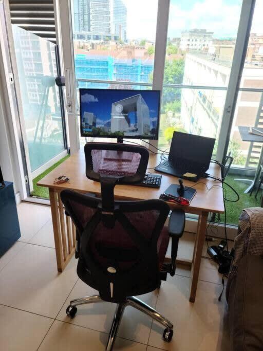 1 Bedroom Penthouse Flat In East Londra Exterior foto